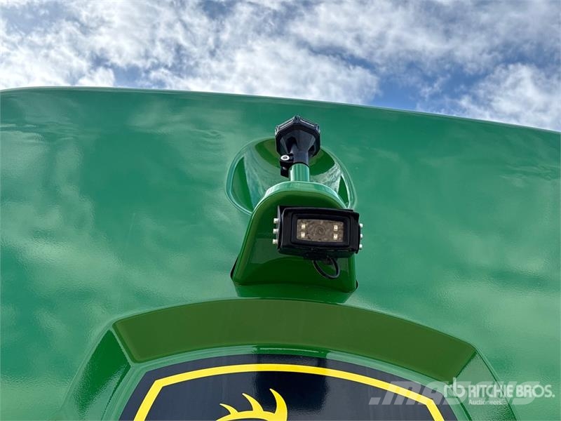 John Deere S770 Combine Harvester Sklízecí mlátičky