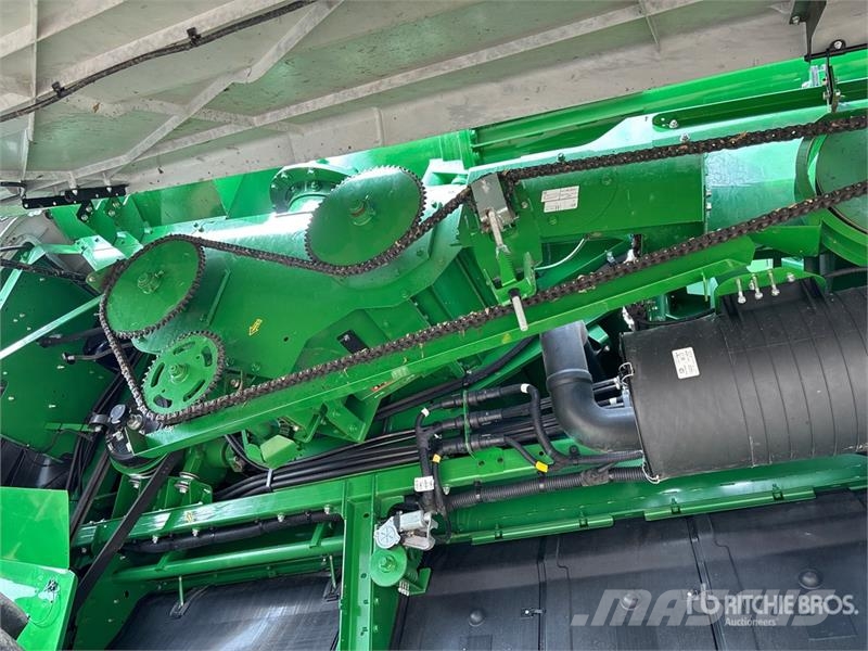 John Deere S770 Combine Harvester Sklízecí mlátičky