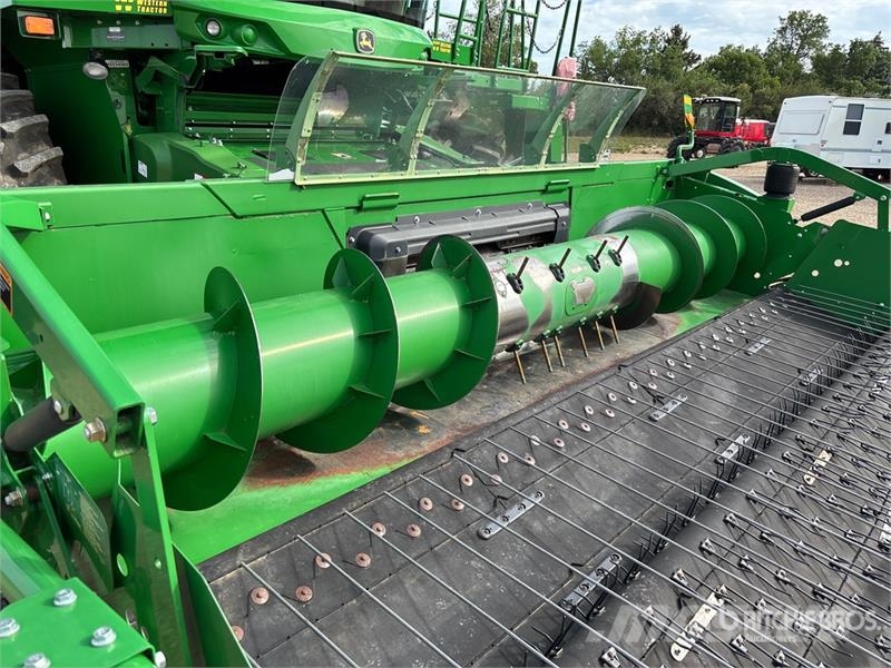 John Deere S770 Combine Harvester Sklízecí mlátičky