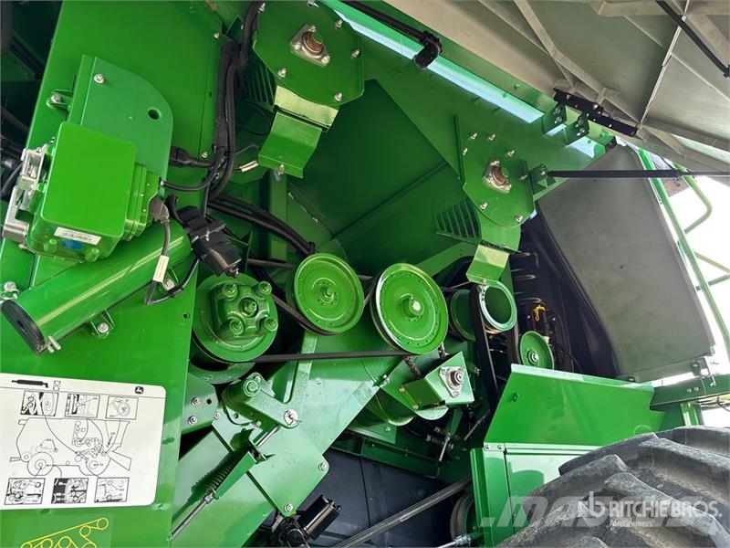 John Deere S770 Combine Harvester Sklízecí mlátičky