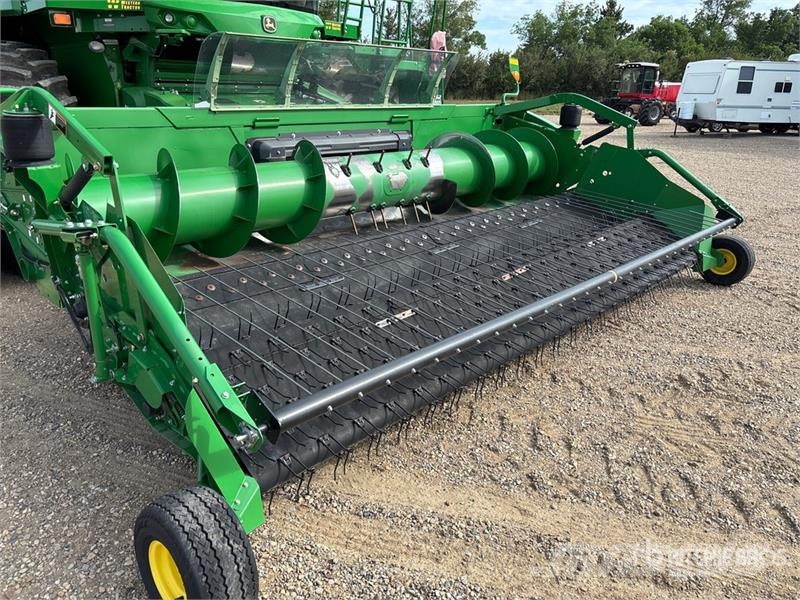 John Deere S770 Combine Harvester Sklízecí mlátičky
