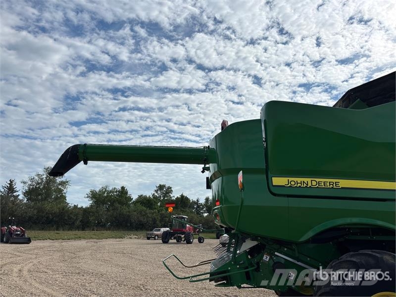 John Deere S770 Combine Harvester Sklízecí mlátičky