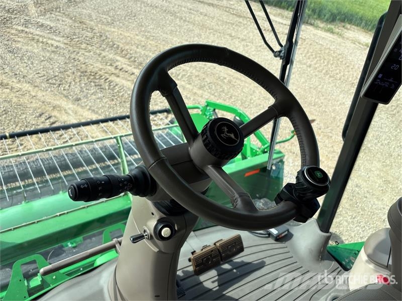 John Deere S770 Combine Harvester Sklízecí mlátičky