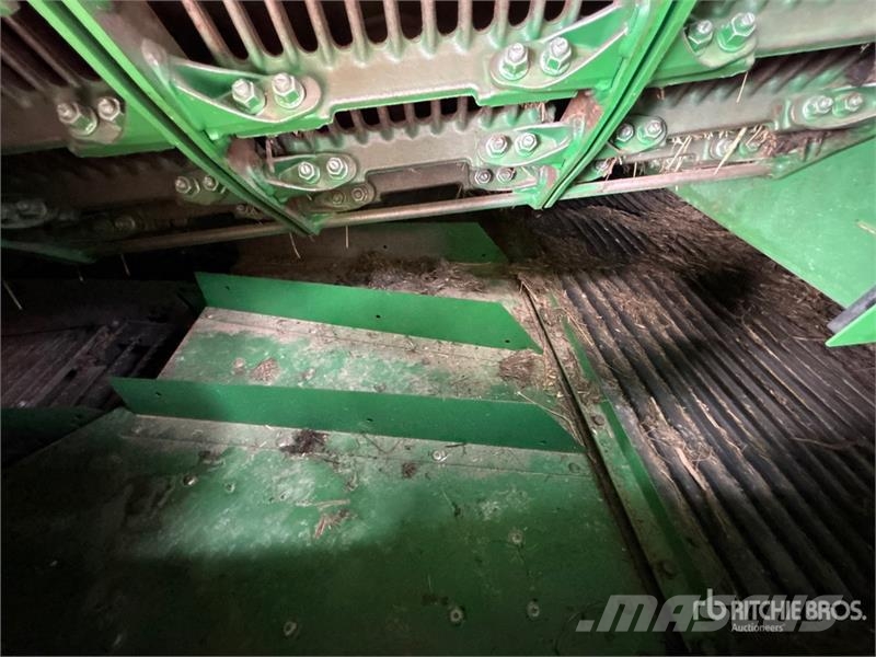John Deere S770 Combine Harvester Sklízecí mlátičky