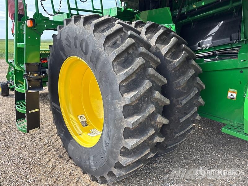 John Deere S770 Combine Harvester Sklízecí mlátičky
