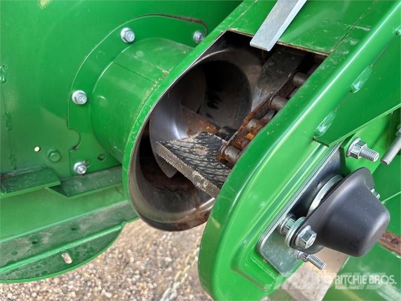 John Deere S770 Combine Harvester Sklízecí mlátičky