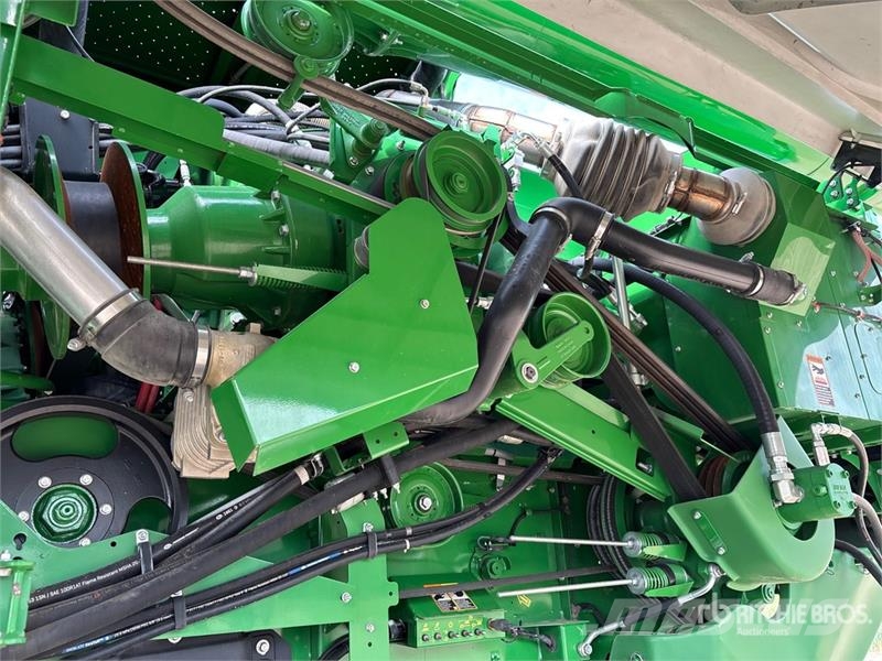 John Deere S770 Combine Harvester Sklízecí mlátičky