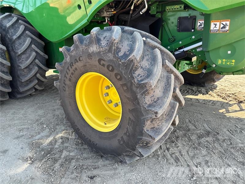 John Deere S780 4x4 Combine Harvester Kombinované zberacie stroje