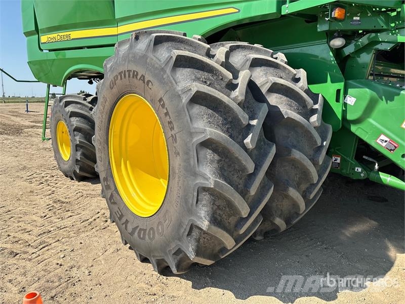 John Deere S780 4x4 Combine Harvester Kombinované zberacie stroje