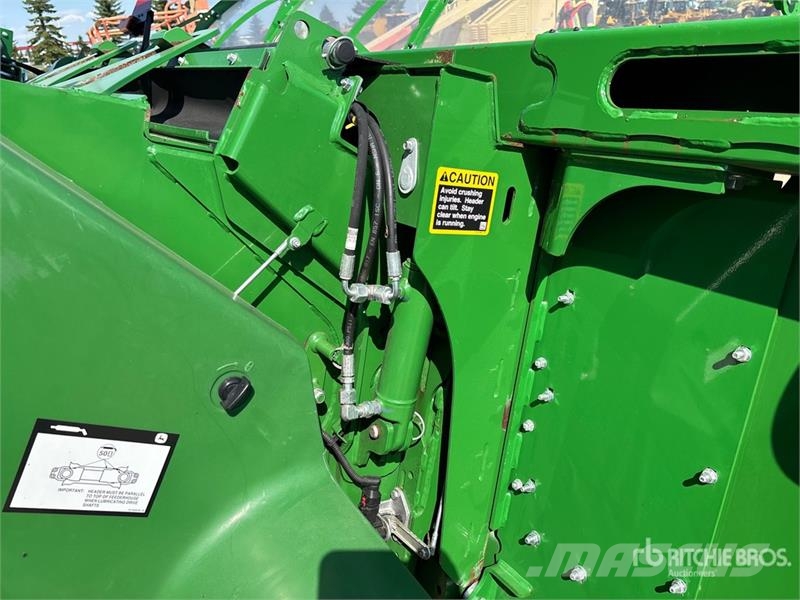 John Deere S780 4x4 Combine Harvester Kombinované zberacie stroje