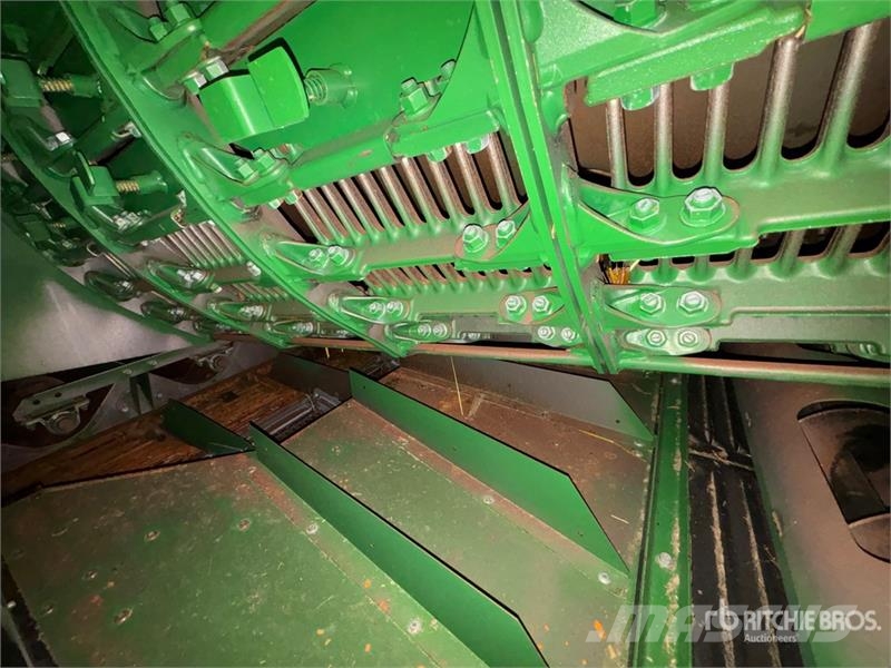 John Deere S780 4x4 Combine Harvester Kombinované zberacie stroje