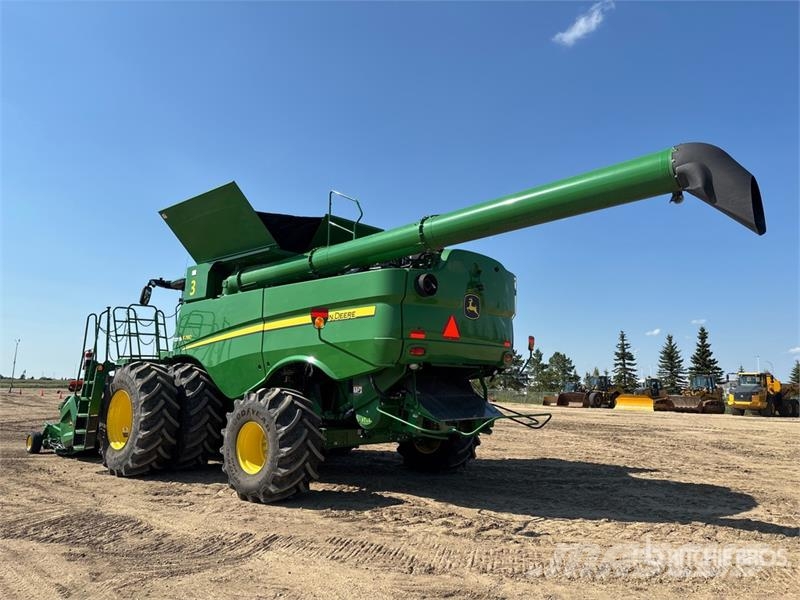 John Deere S780 4x4 Combine Harvester Kombinované zberacie stroje