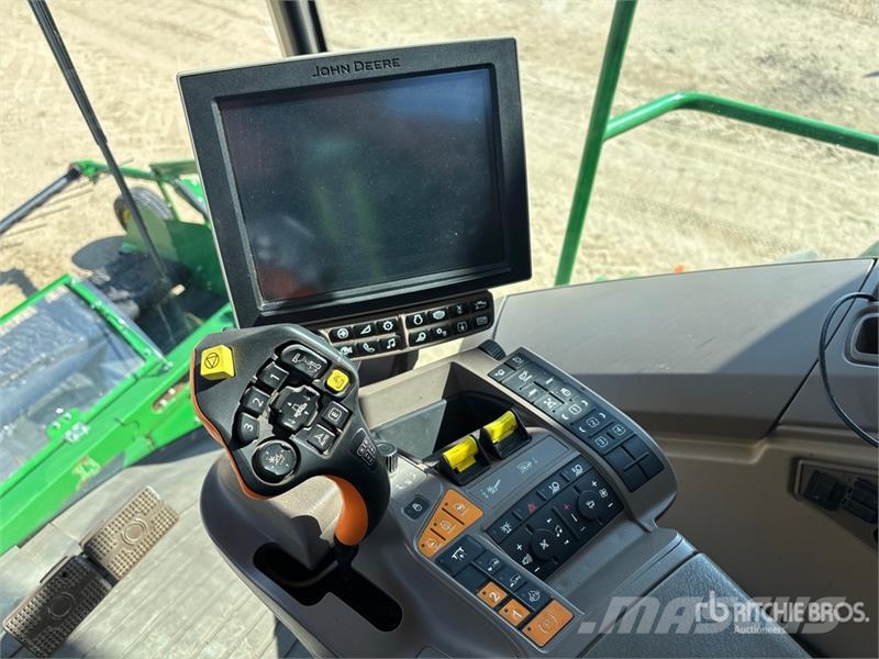 John Deere S780 4x4 Combine Harvester Kombinované zberacie stroje