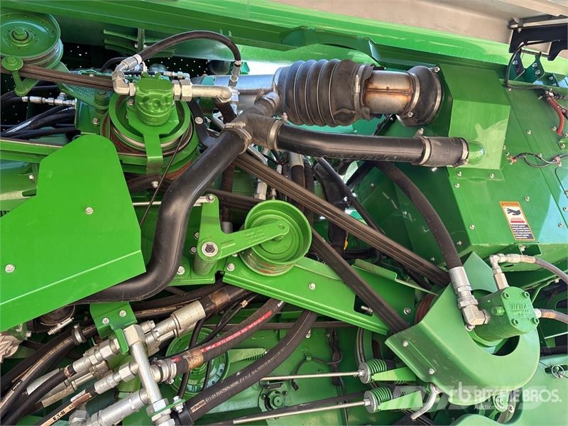John Deere S780 4x4 Combine Harvester Kombinované zberacie stroje