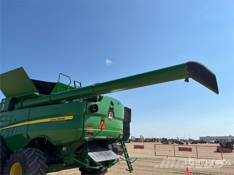 John Deere S780 4x4 Combine Harvester Kombinované zberacie stroje