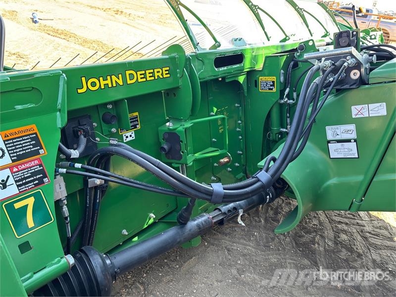 John Deere S780 4x4 Combine Harvester Kombinované zberacie stroje