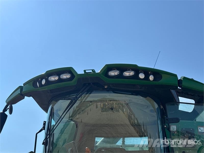 John Deere S780 4x4 Combine Harvester Kombinované zberacie stroje