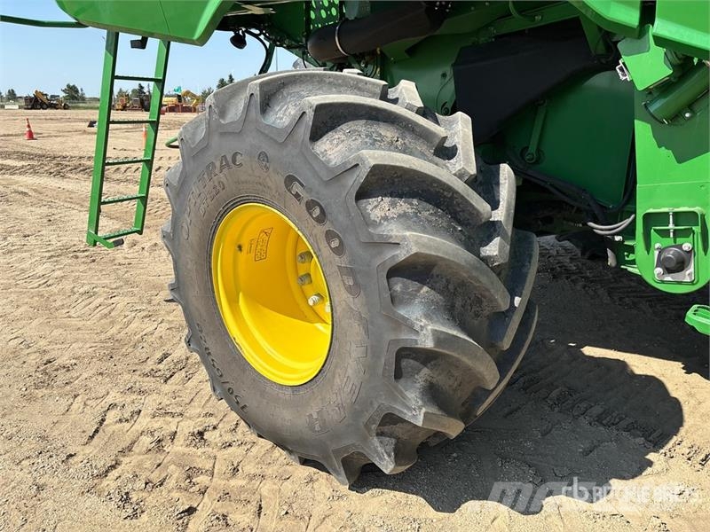 John Deere S780 4x4 Combine Harvester Kombinované zberacie stroje