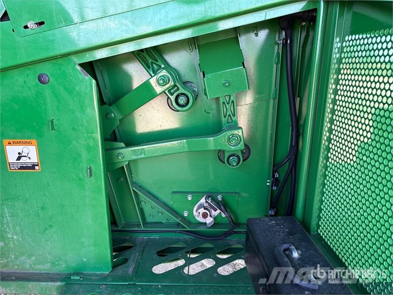 John Deere S780 4x4 Combine Harvester Kombinované zberacie stroje