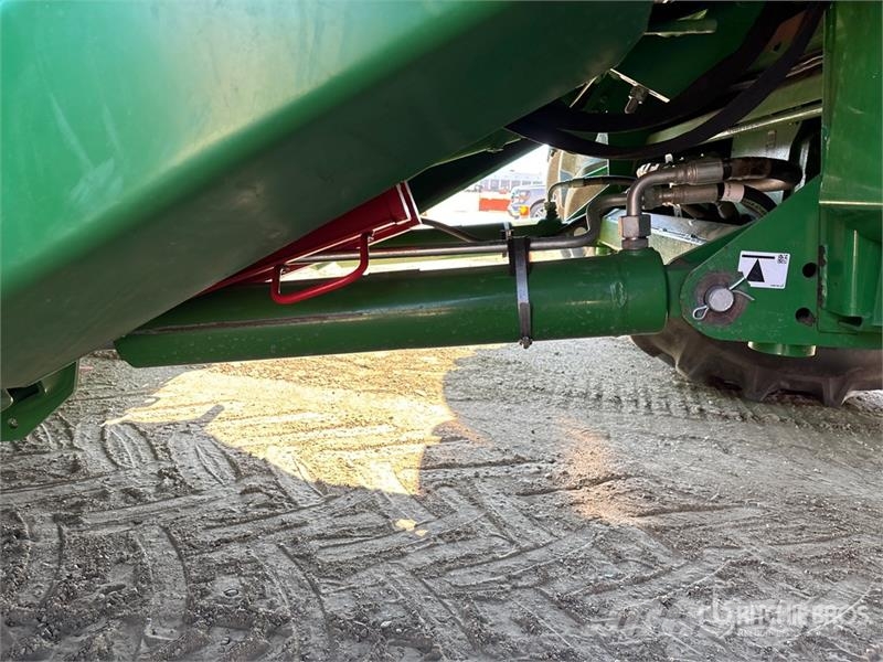John Deere S780 4x4 Combine Harvester Kombinované zberacie stroje