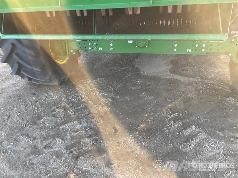 John Deere S780 Combine Harvester حصادات