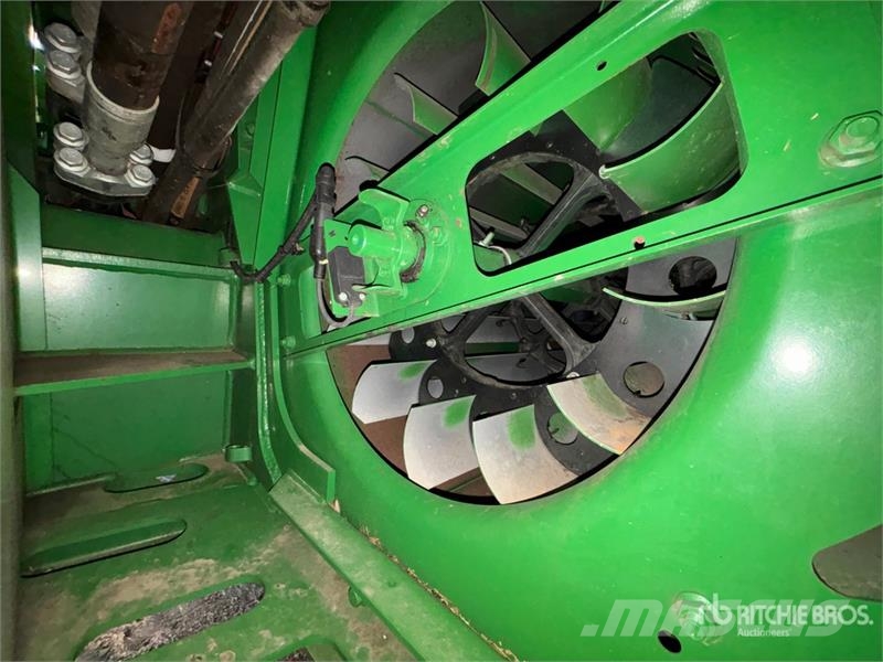 John Deere S780 Combine Harvester حصادات