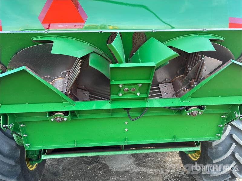 John Deere S780 Combine Harvester حصادات