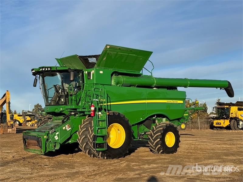 John Deere S780 Combine Harvester حصادات