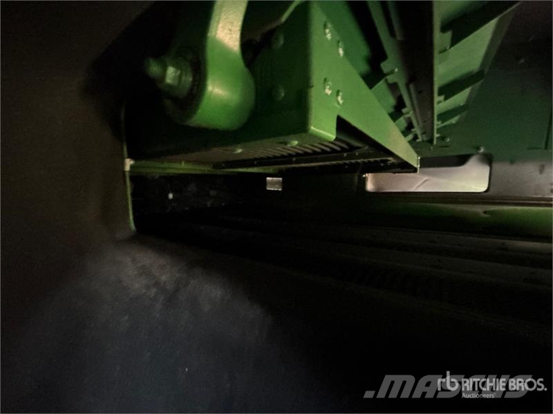 John Deere S780 Combine Harvester حصادات