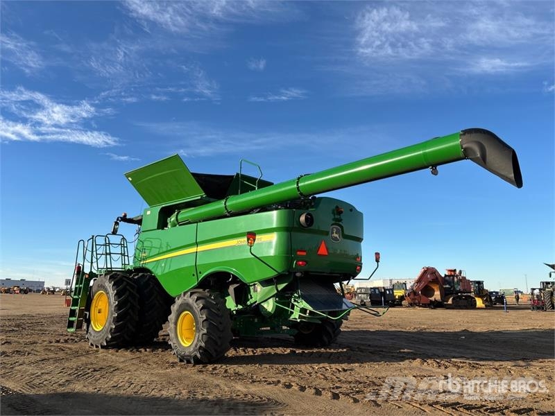 John Deere S780 Combine Harvester حصادات