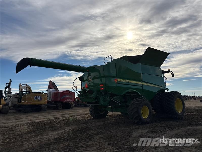 John Deere S780 Combine Harvester حصادات
