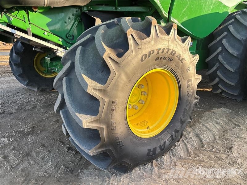 John Deere S780 Combine Harvester حصادات