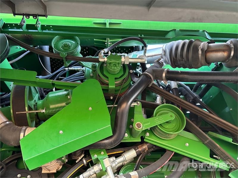 John Deere S780 Combine Harvester حصادات