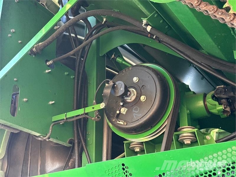 John Deere S780 Combine Harvester حصادات