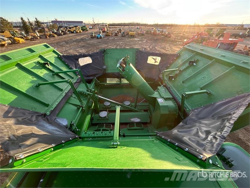 John Deere S780 Combine Harvester حصادات