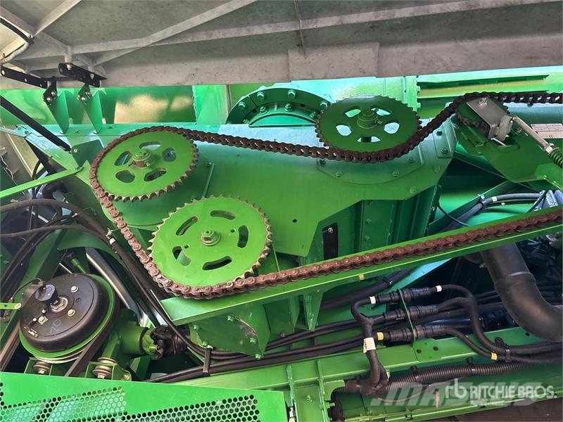 John Deere S780 Combine Harvester حصادات