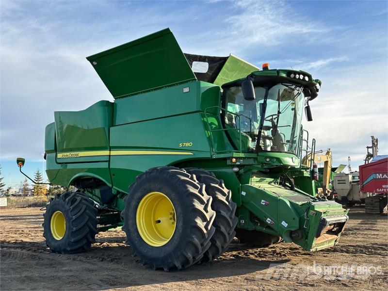 John Deere S780 Combine Harvester حصادات