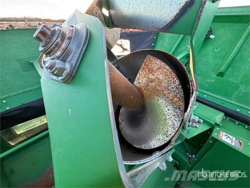 John Deere S780 Combine Harvester حصادات