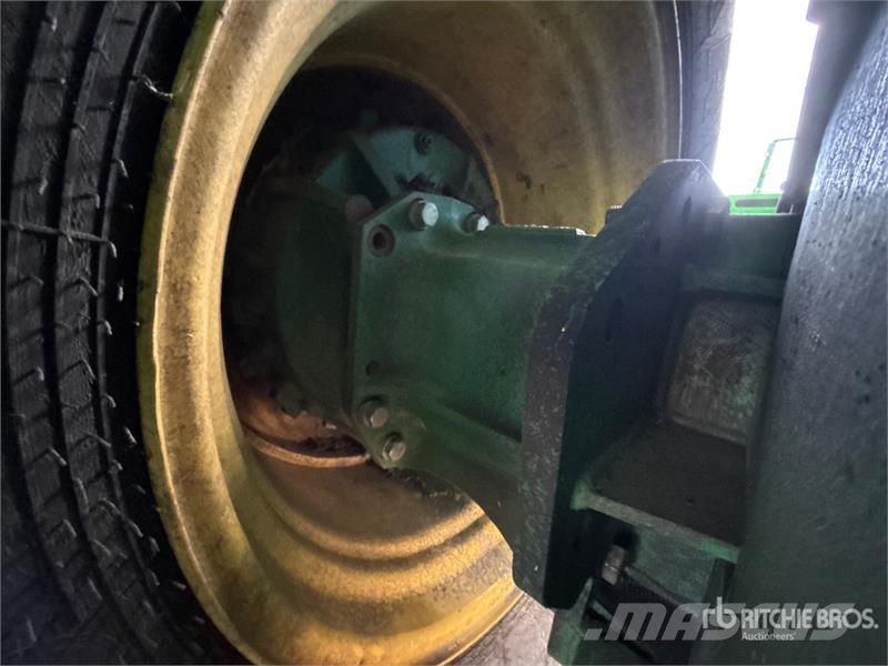 John Deere S780 Combine Harvester حصادات