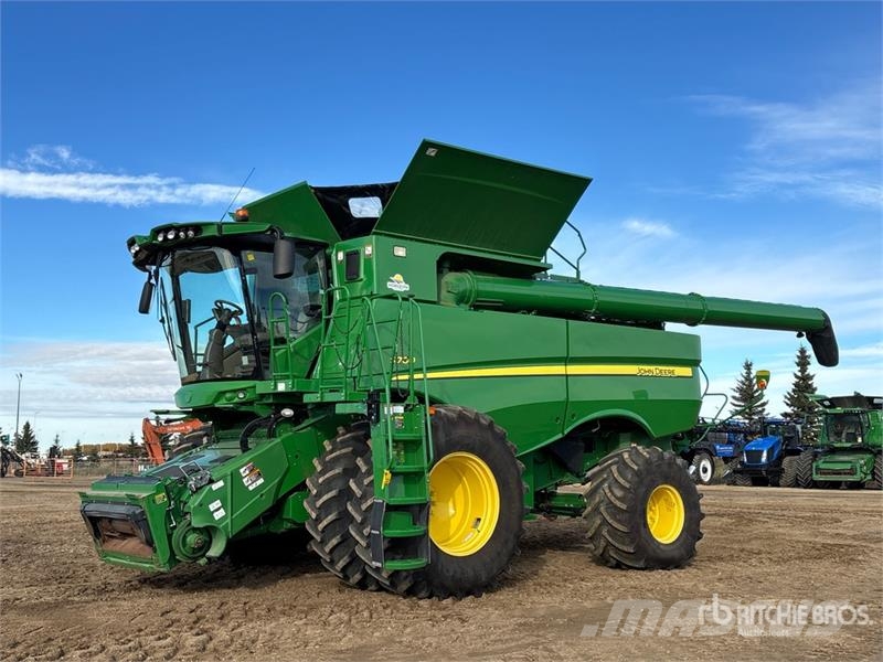 John Deere S780 Combine Harvester حصادات
