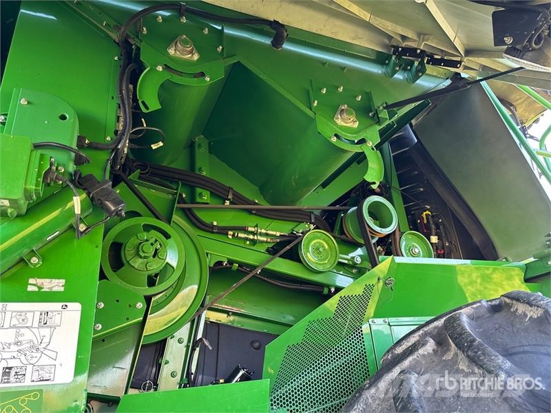John Deere S790 4x4 Combine Harvester Combine harvesters