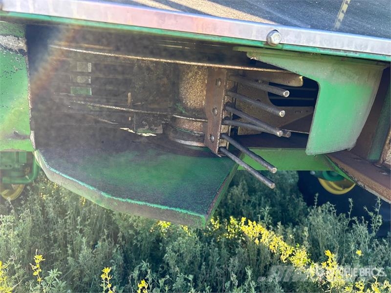 John Deere S790 4x4 Combine Harvester Combine harvesters