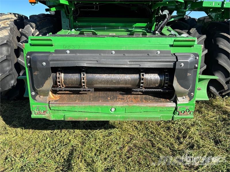 John Deere S790 4x4 Combine Harvester Combine harvesters