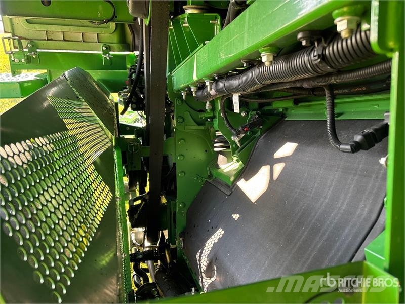 John Deere S790 4x4 Combine Harvester Combine harvesters