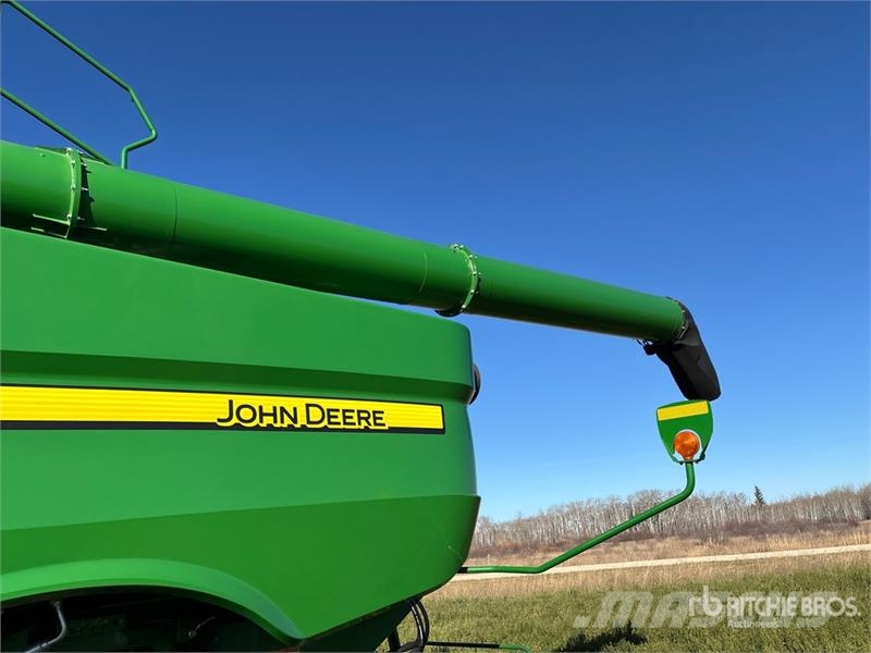 John Deere S790 4x4 Combine Harvester Combine harvesters