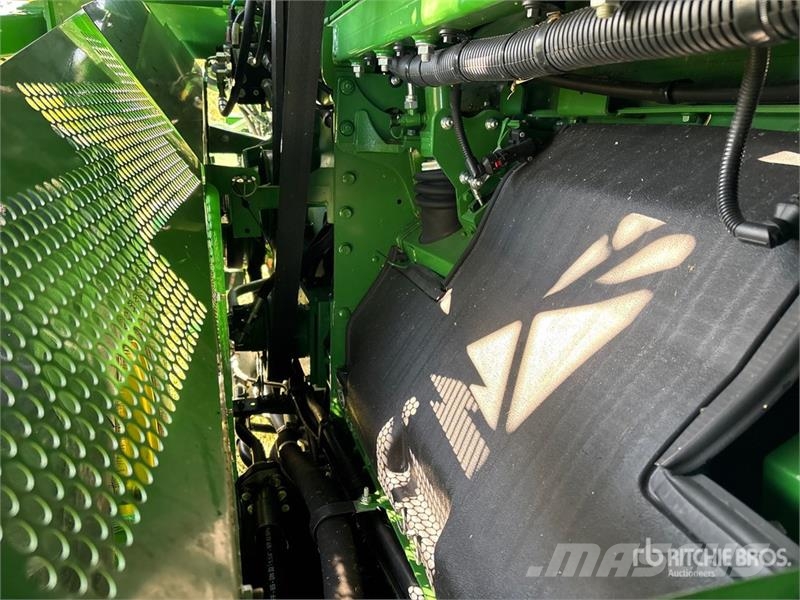 John Deere S790 4x4 Combine Harvester Combine harvesters