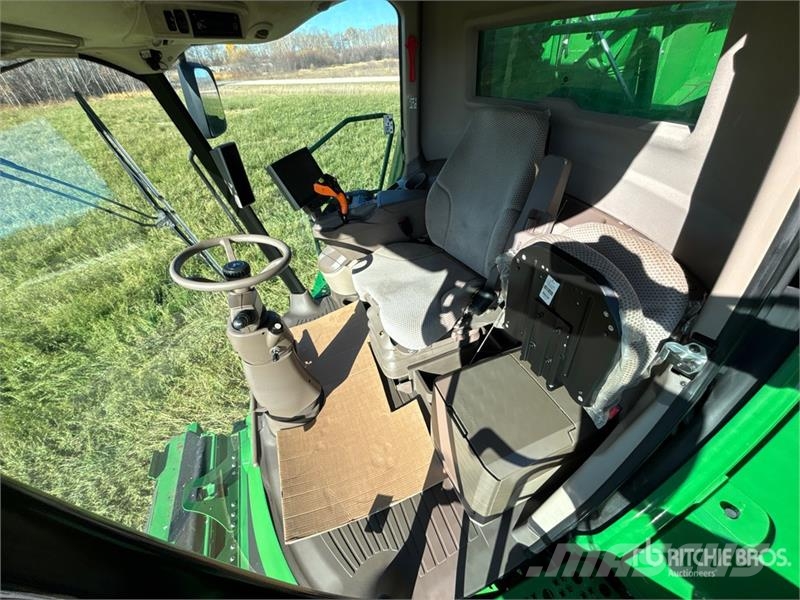 John Deere S790 4x4 Combine Harvester Combine harvesters