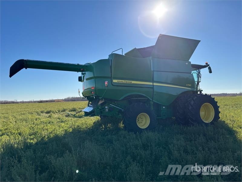John Deere S790 4x4 Combine Harvester Combine harvesters