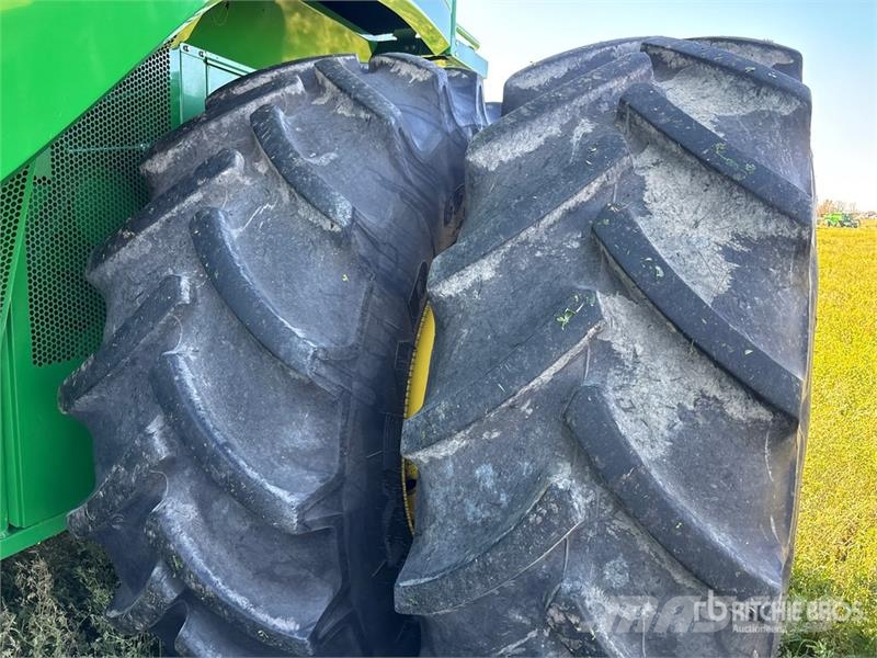 John Deere S790 4x4 Combine Harvester Combine harvesters
