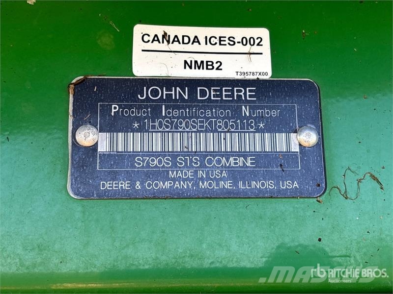 John Deere S790 4x4 Combine Harvester Combine harvesters